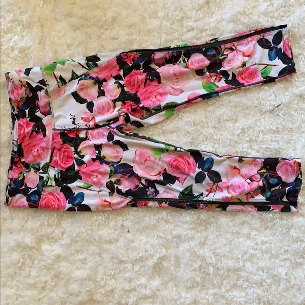 Give Love Get Love floral print Capri leggings.
